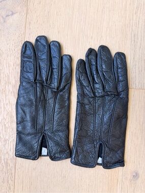 Women’s Black Leather Gloves